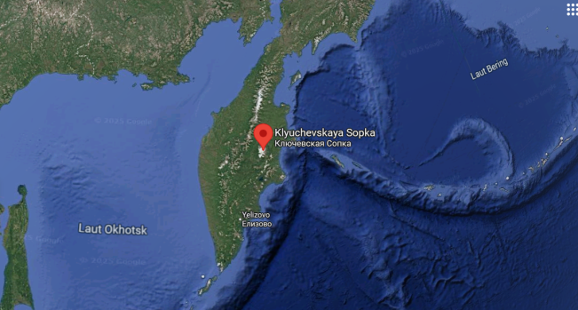 Gunung Berapi Krasheninnikov. (Google Maps Image)
